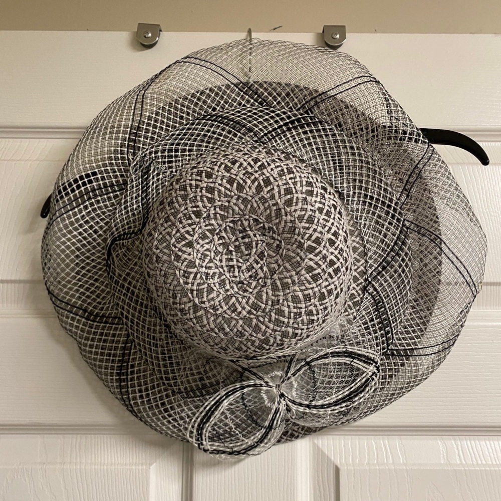 Black and White Beach Sunhat